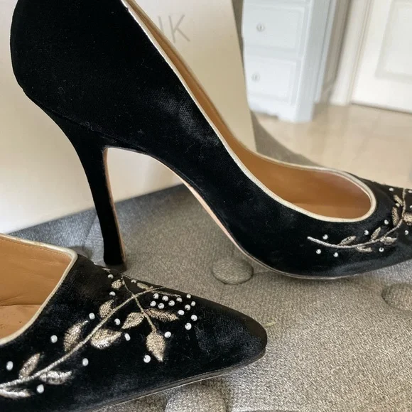 Manolo Blahnik Velvet Heels 👠 Size 38 - Picture 3 of 8